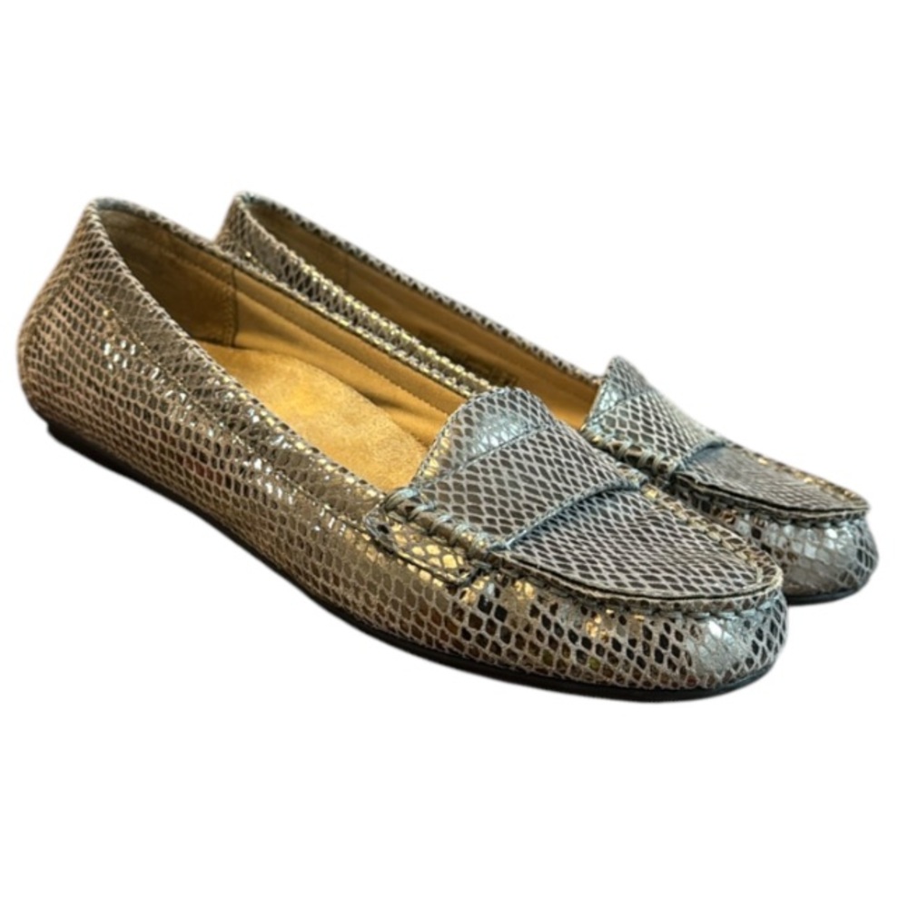 Vionic Women's Silver Metallic Snakeskin Loafers Size 6.5